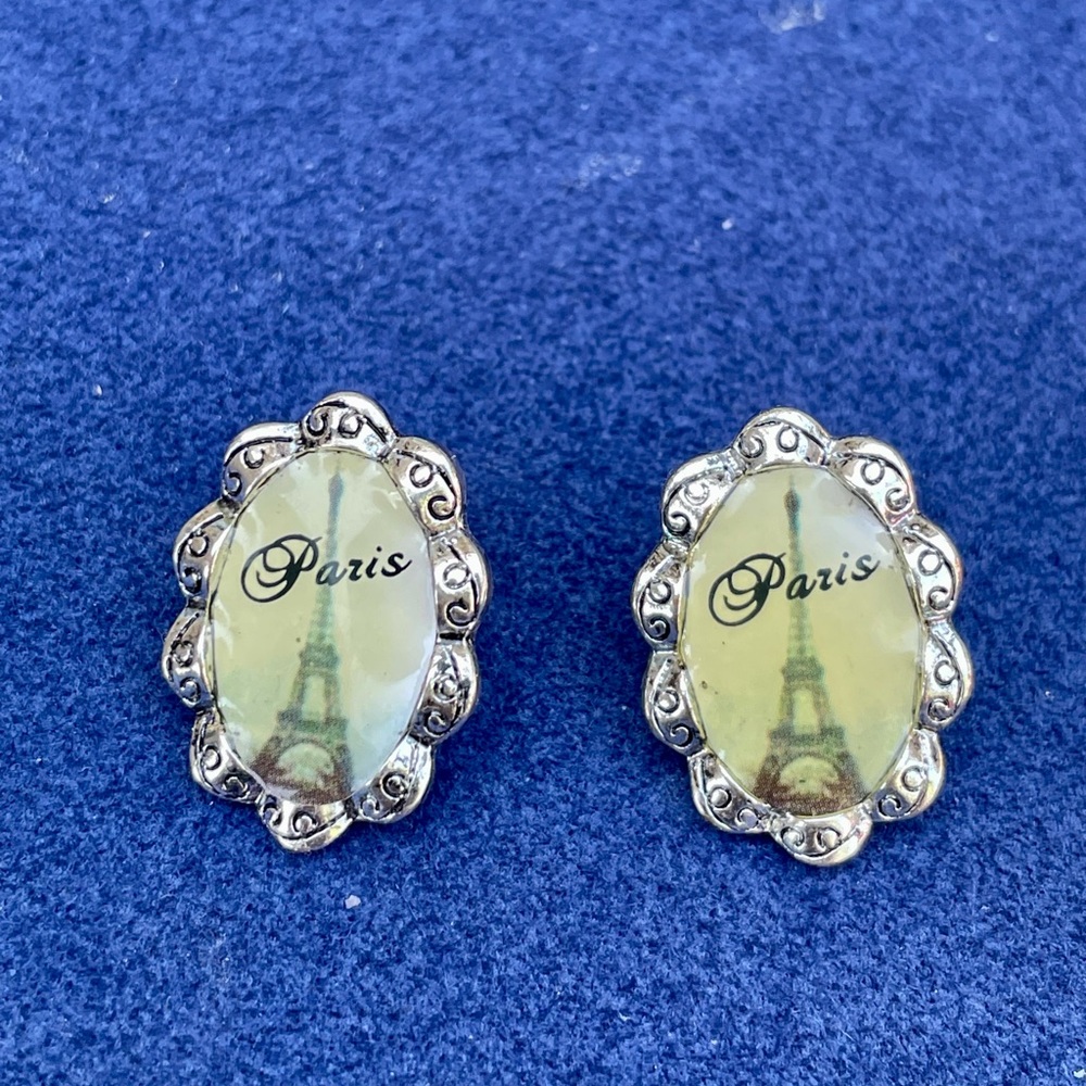 Vintage inspired Eiffel Tower earrings